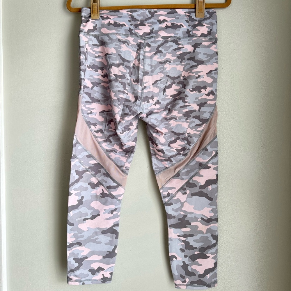 Trendy Camouflage Leggings - Pink and Gray - Picture 3 of 3